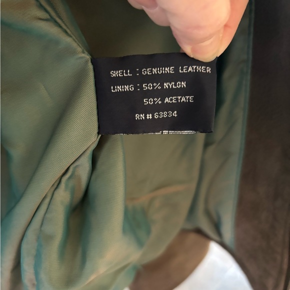 Beautiful Aviator International Men's 100% Leather Coat. - Picture 6 of 9